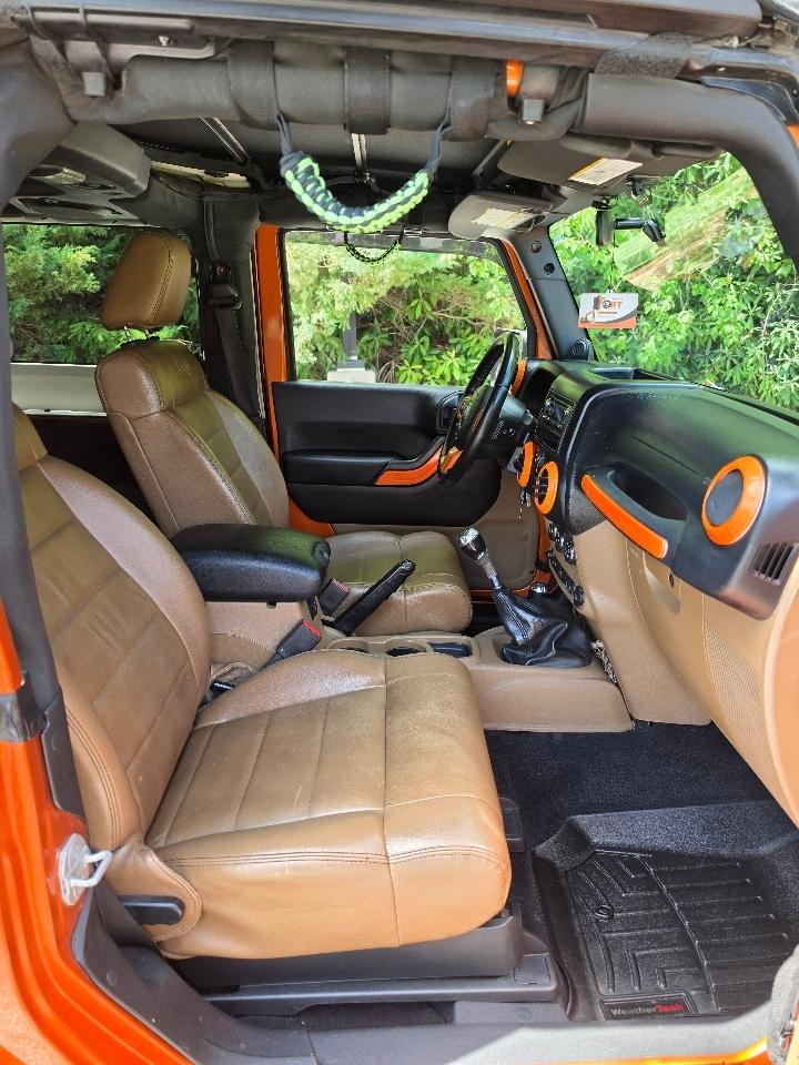 Jeep Wrangler Sahara 4WD 2011
