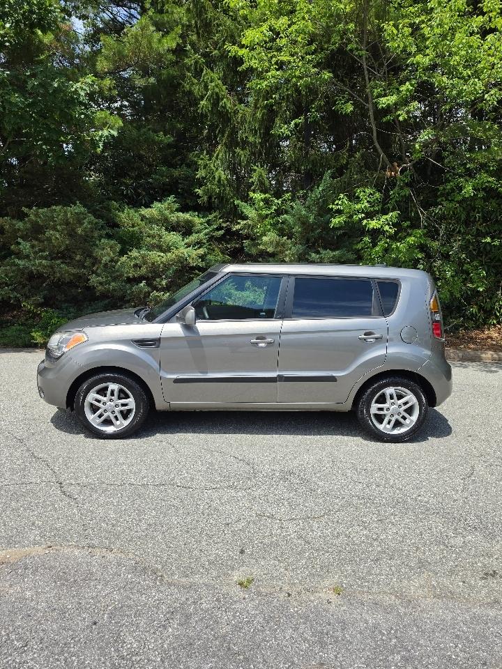 Kia Soul + 2011