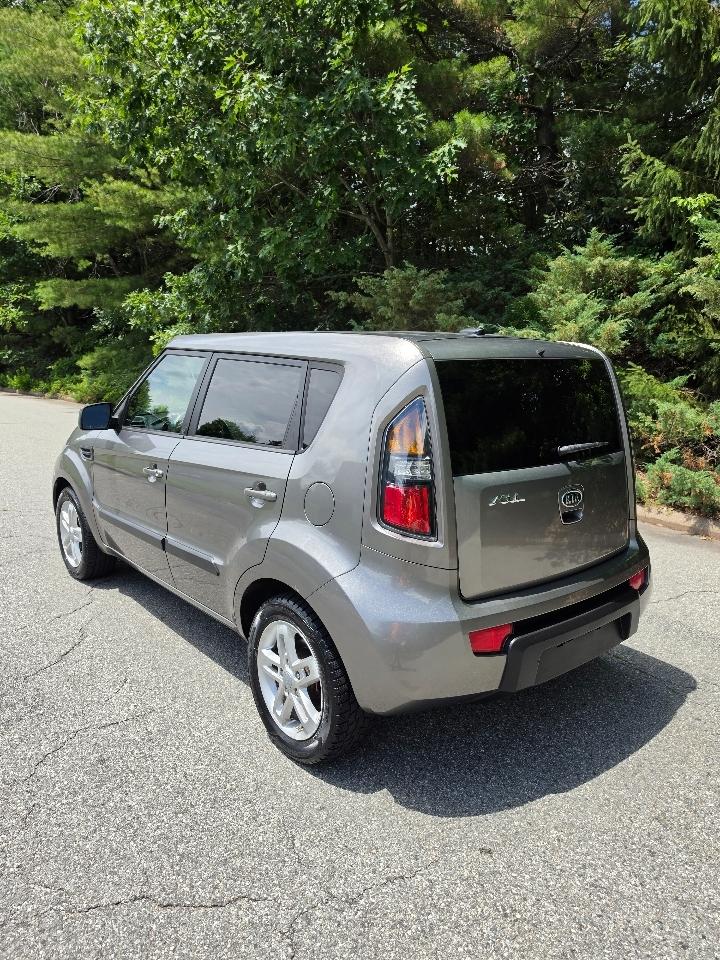 Kia Soul + 2011