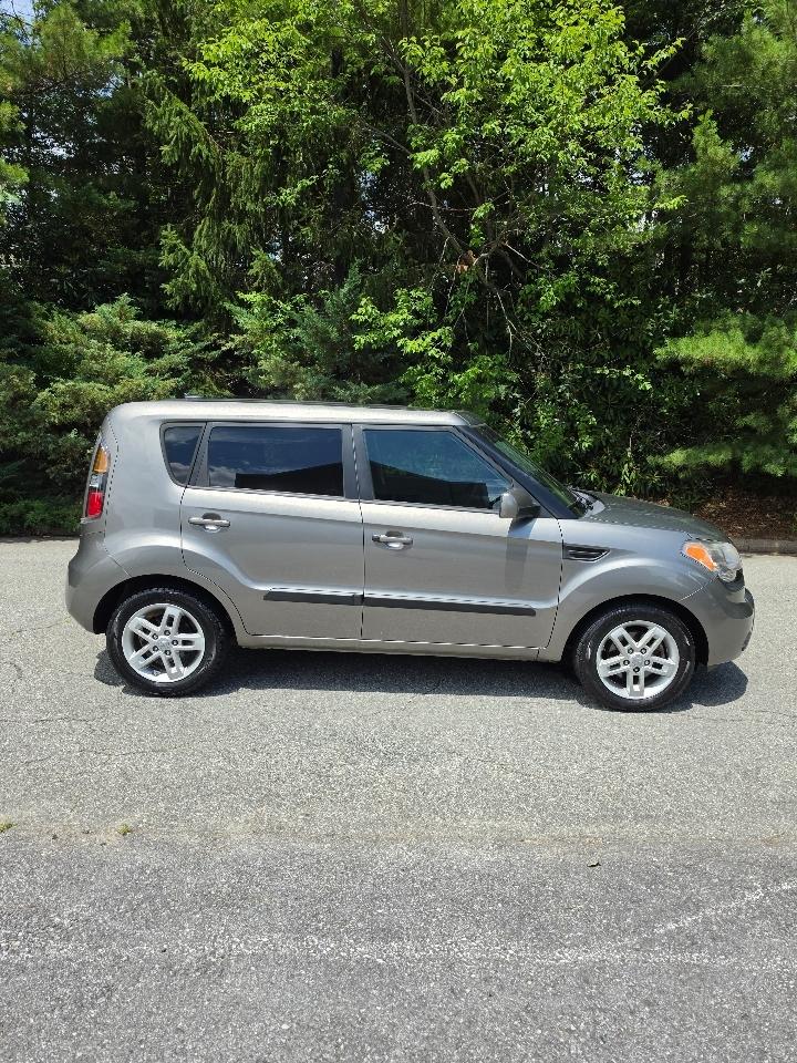 Kia Soul + 2011
