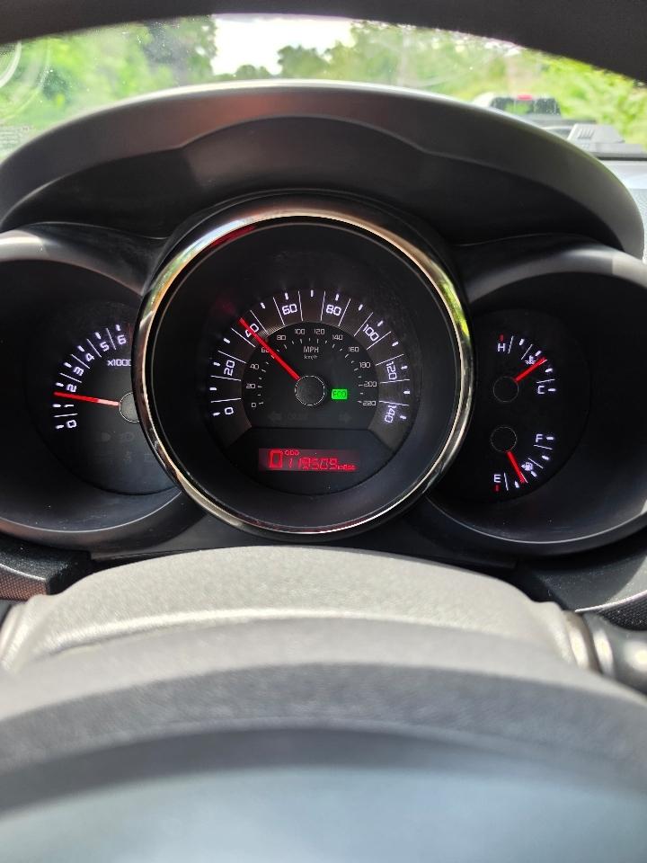 Kia Soul + 2011