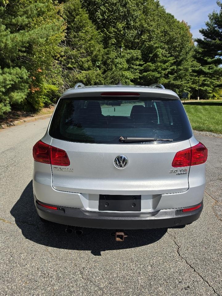 Volkswagen Tiguan S 4Motion 2012