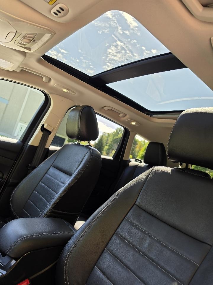 Ford Escape Titanium 4WD 2014
