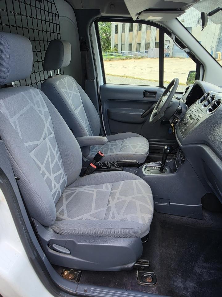 Ford Transit Connect XL with Side and Rear Door Glass 2010