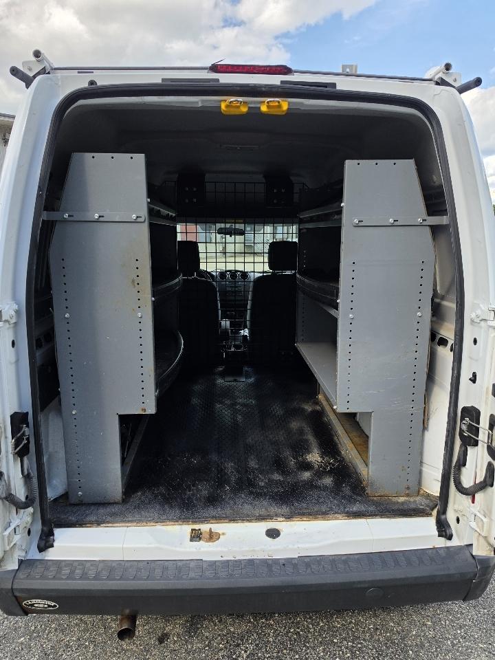 Ford Transit Connect XL with Side and Rear Door Glass 2010