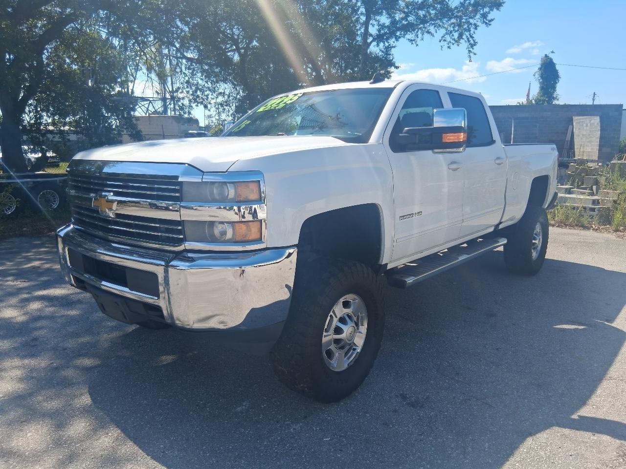 2015 Chevrolet Silverado 2500HD 4WD Crew Cab 172" LT