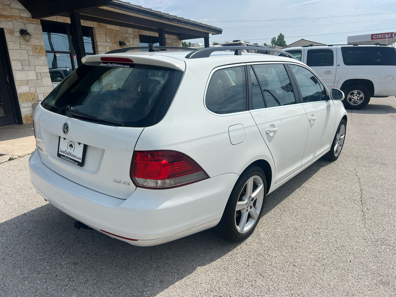 2011 Volkswagen Jetta SportWagen photo 3