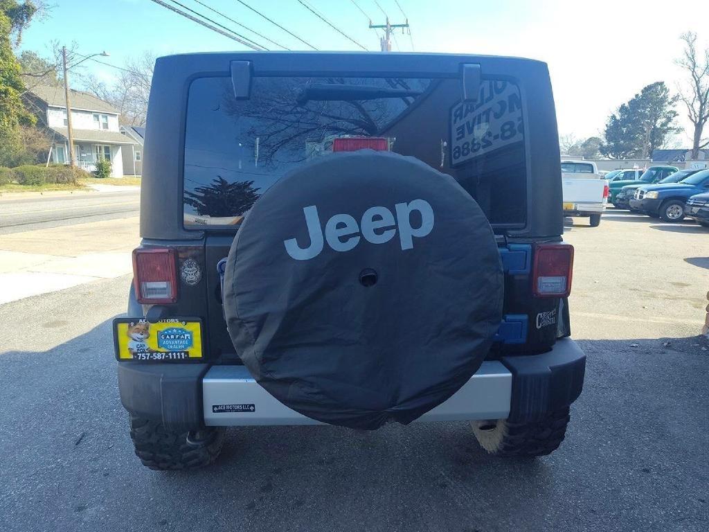 Jeep Wrangler Sahara 4WD 2015