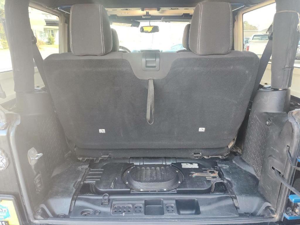 Jeep Wrangler Sahara 4WD 2015