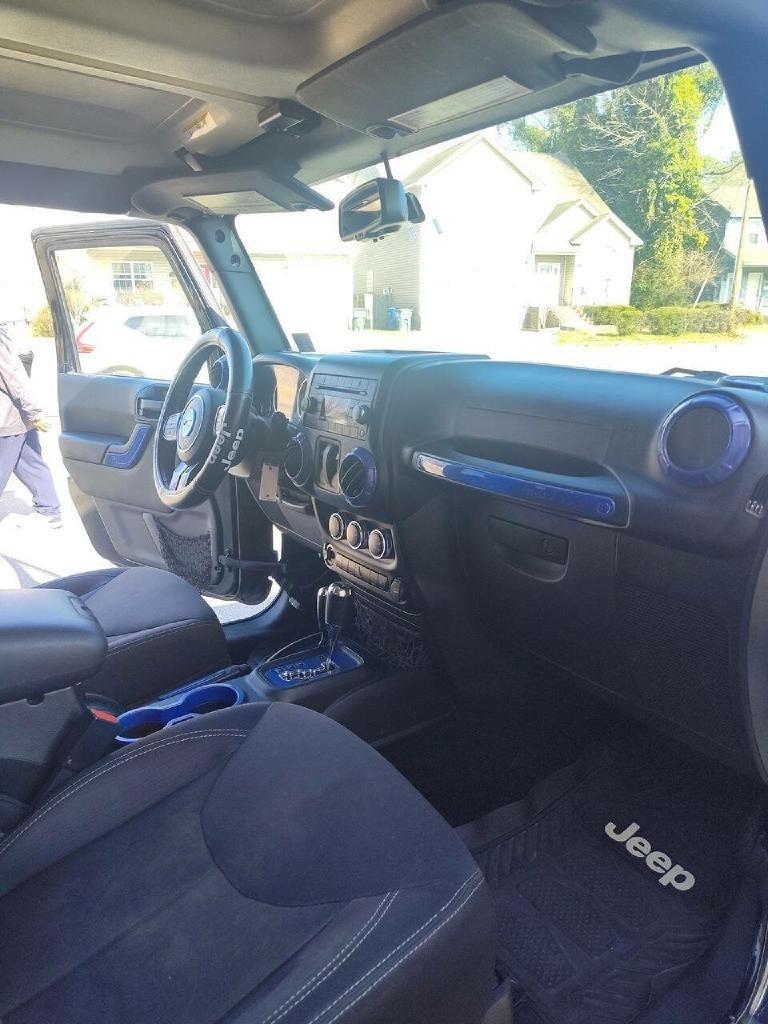 Jeep Wrangler Sahara 4WD 2015
