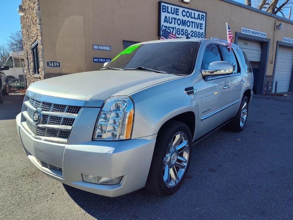 Cadillac Escalade AWD Platinum 2011