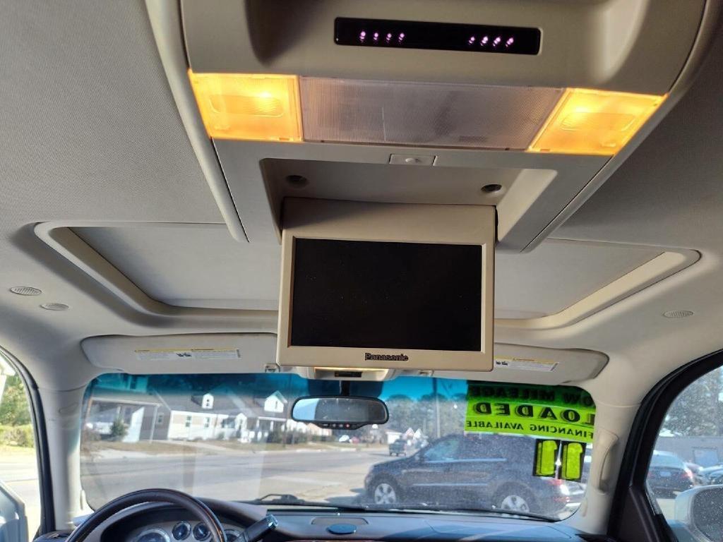 Cadillac Escalade AWD Platinum 2011