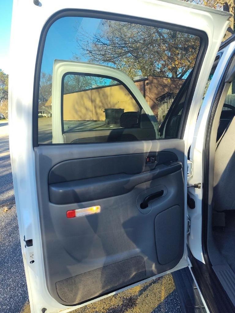 Chevrolet Suburban 2500 4WD 2003