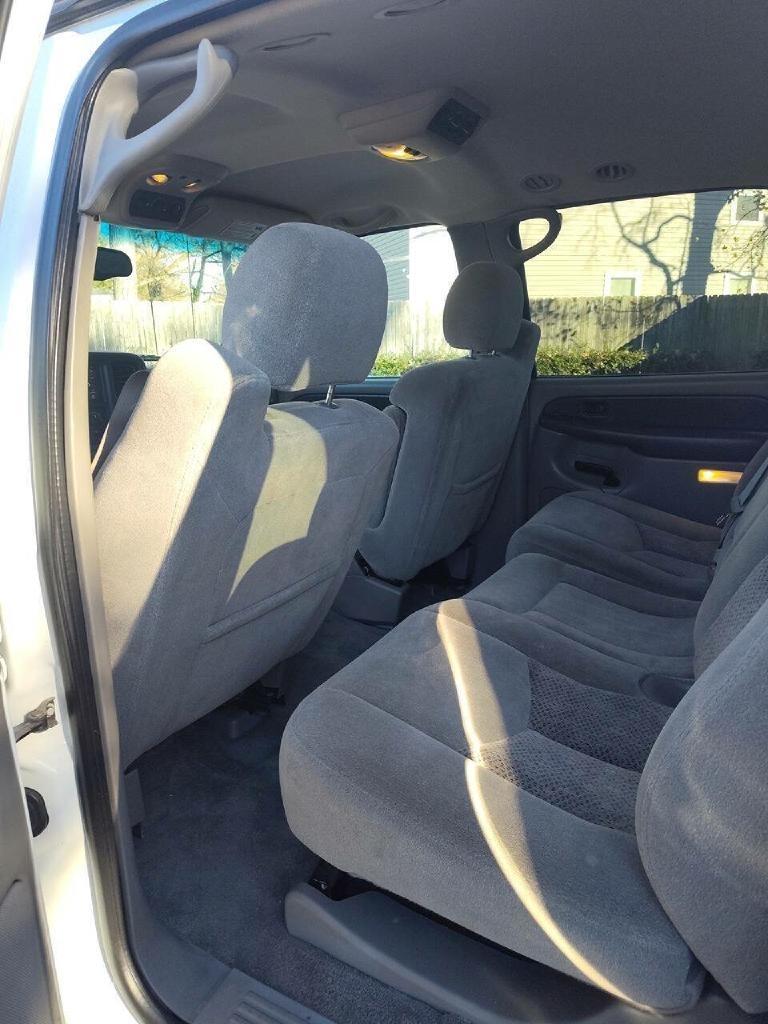 Chevrolet Suburban 2500 4WD 2003