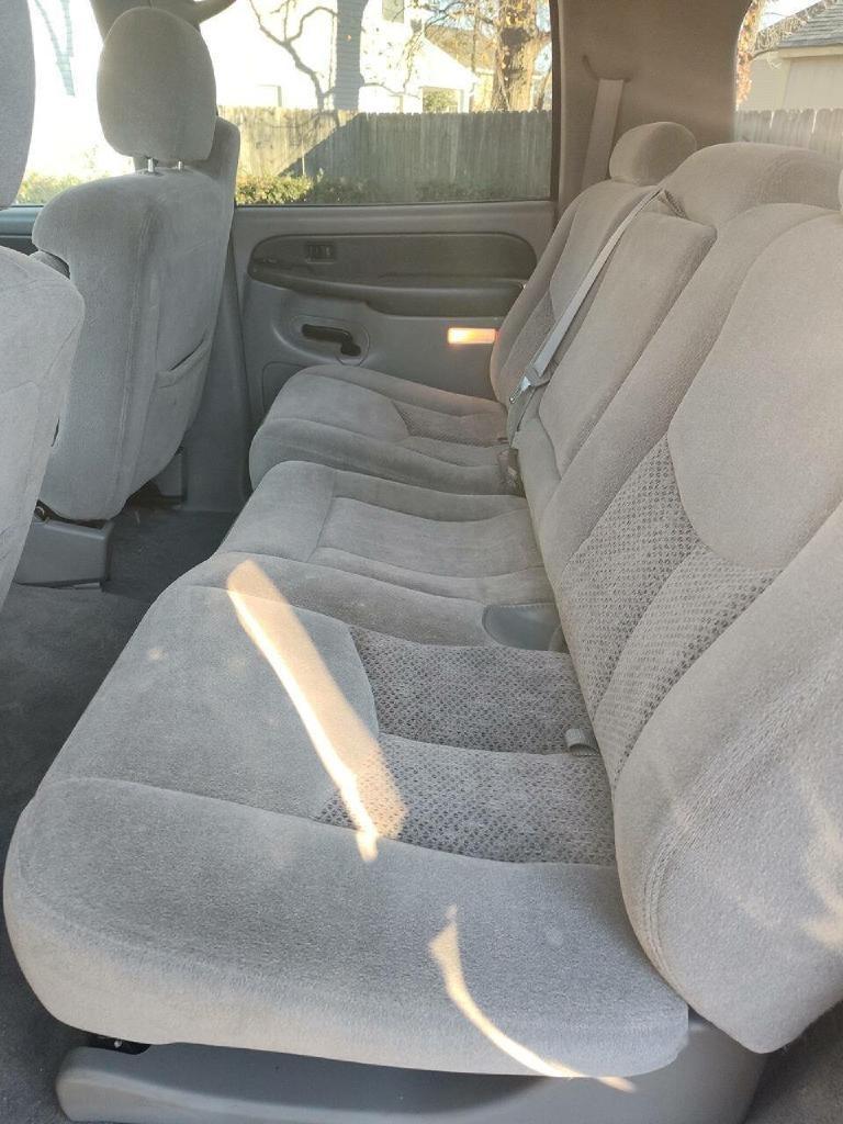 Chevrolet Suburban 2500 4WD 2003