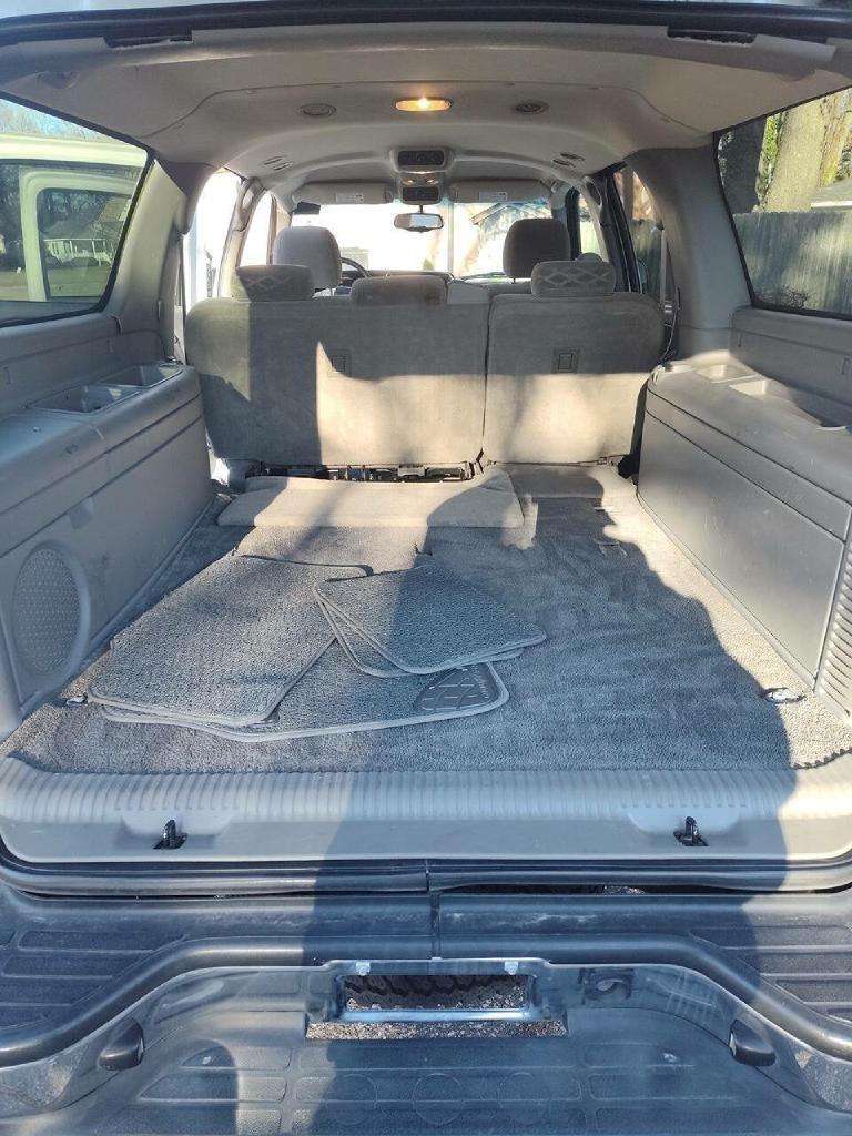 Chevrolet Suburban 2500 4WD 2003