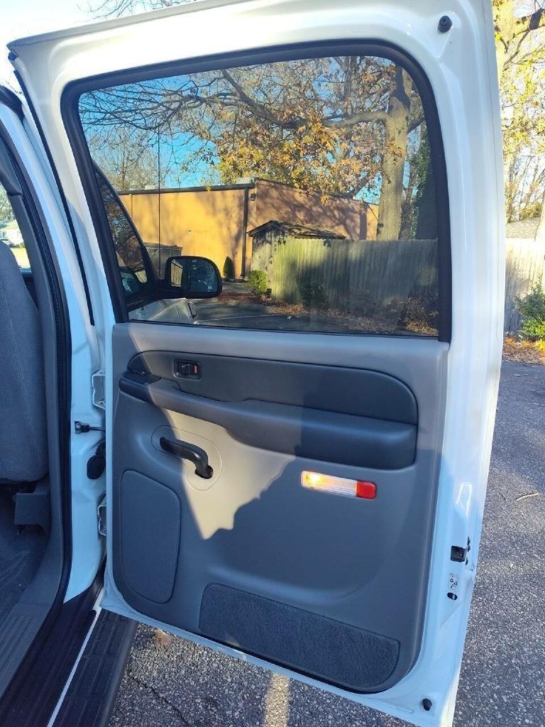 Chevrolet Suburban 2500 4WD 2003
