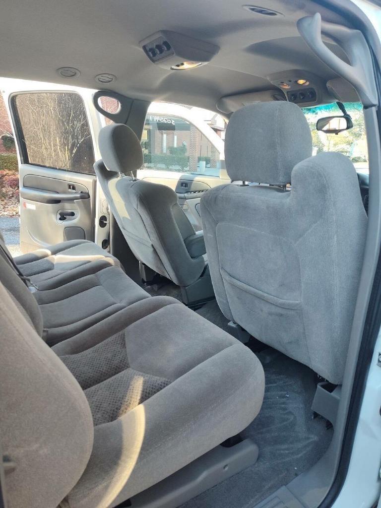 Chevrolet Suburban 2500 4WD 2003