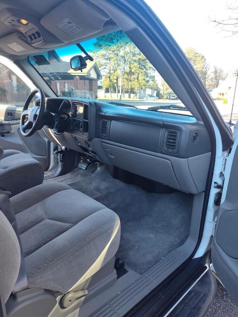 Chevrolet Suburban 2500 4WD 2003