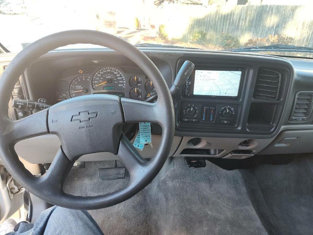 Chevrolet Suburban 2500 4WD 2003