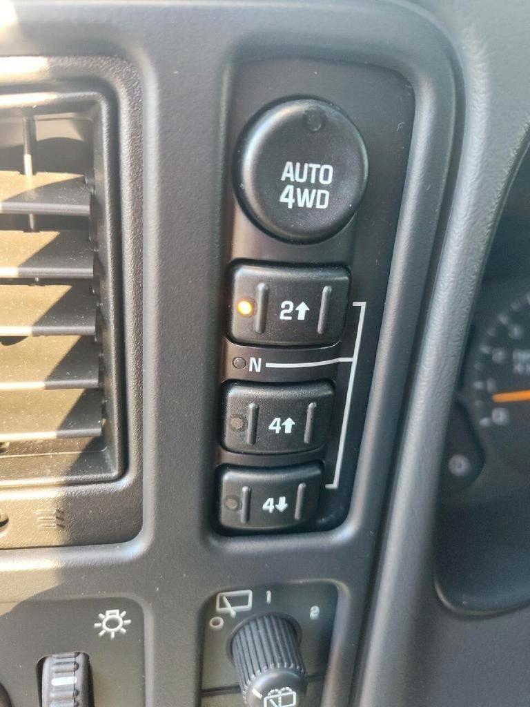 Chevrolet Suburban 2500 4WD 2003