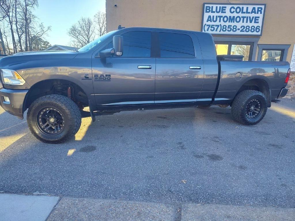 RAM 3500 SLT Mega Cab 4WD 2016
