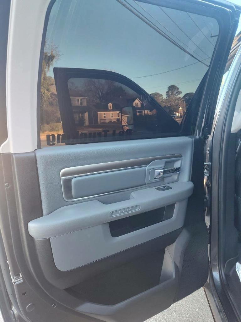 RAM 3500 SLT Mega Cab 4WD 2016