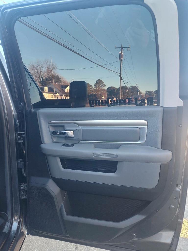 RAM 3500 SLT Mega Cab 4WD 2016