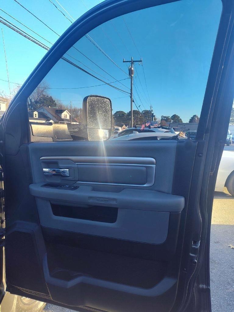 RAM 3500 SLT Mega Cab 4WD 2016