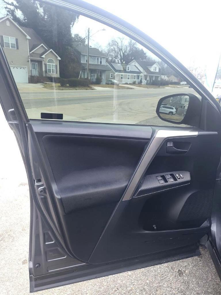 Toyota RAV4 LE AWD 2015