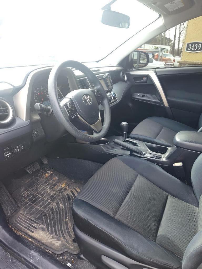 Toyota RAV4 LE AWD 2015