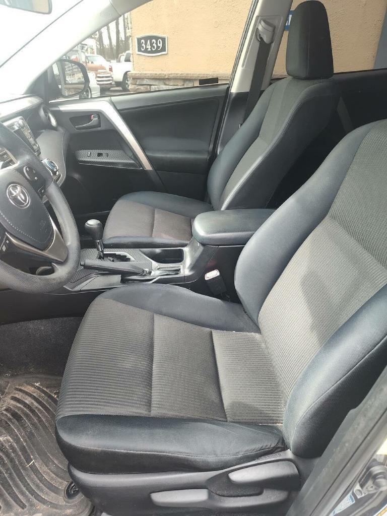 Toyota RAV4 LE AWD 2015