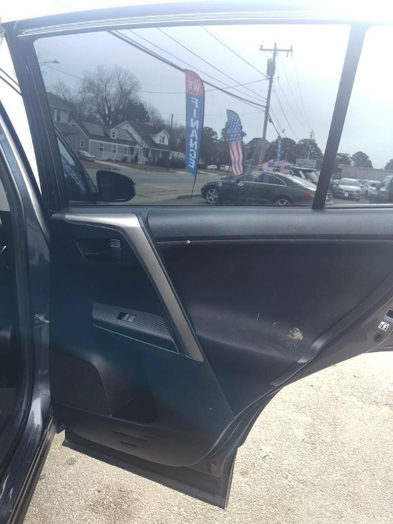 Toyota RAV4 LE AWD 2015