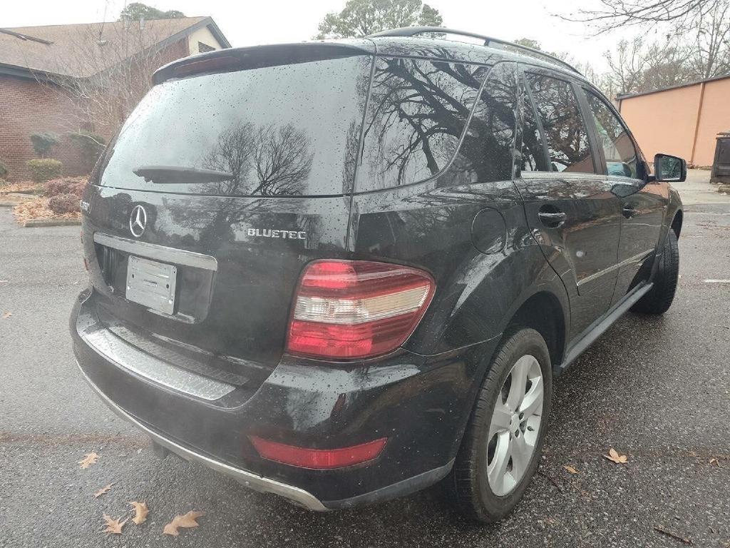 Mercedes-Benz M-Class ML350 BlueTEC 2011