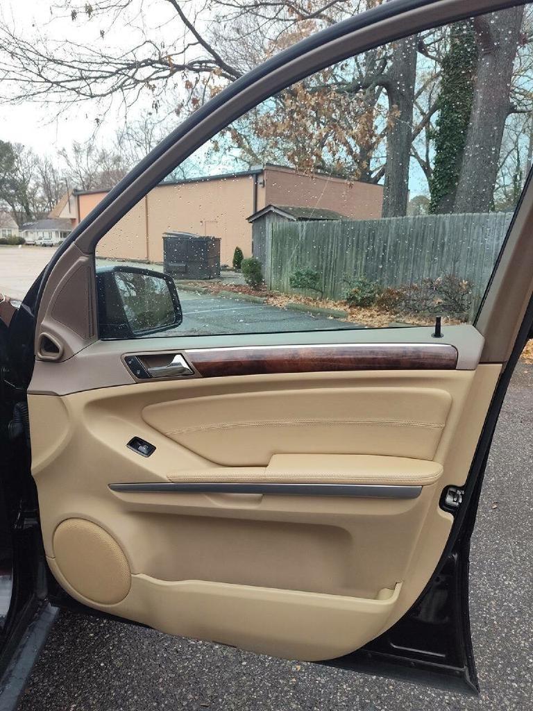 Mercedes-Benz M-Class ML350 BlueTEC 2011