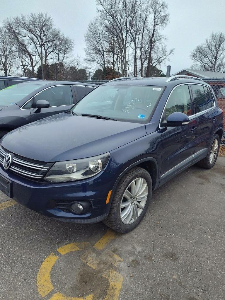 Volkswagen Tiguan S 2014
