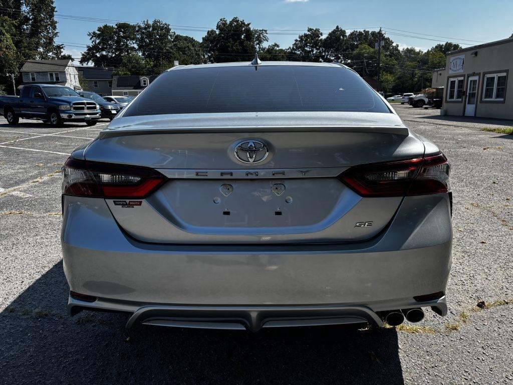 Toyota Camry SE 2023