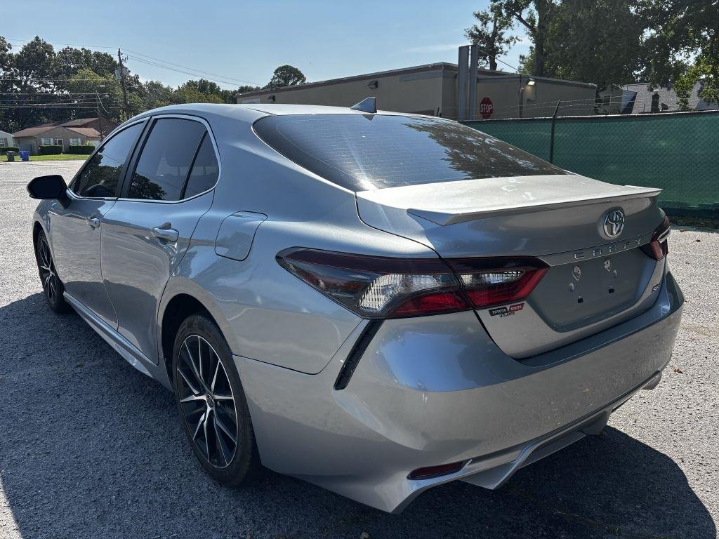 Toyota Camry SE 2023