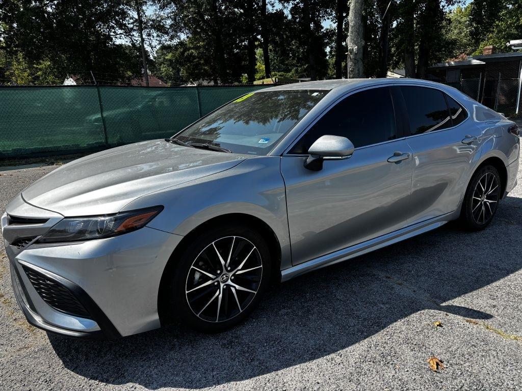 Toyota Camry SE 2023