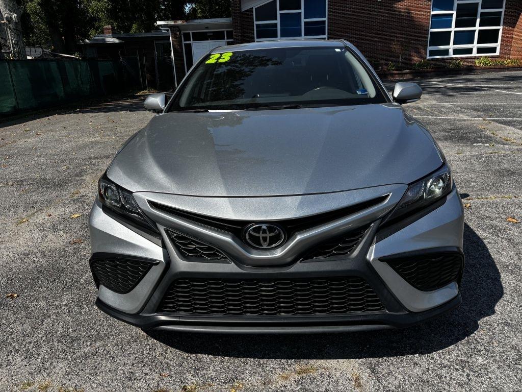 Toyota Camry SE 2023