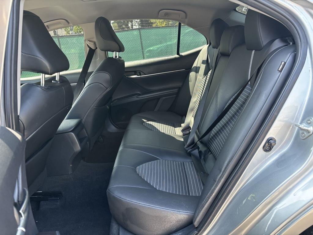 Toyota Camry SE 2023