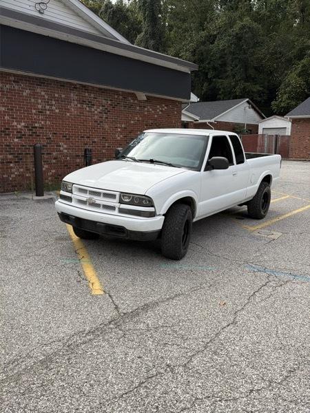 Chevrolet S-10 Pickup photo 2