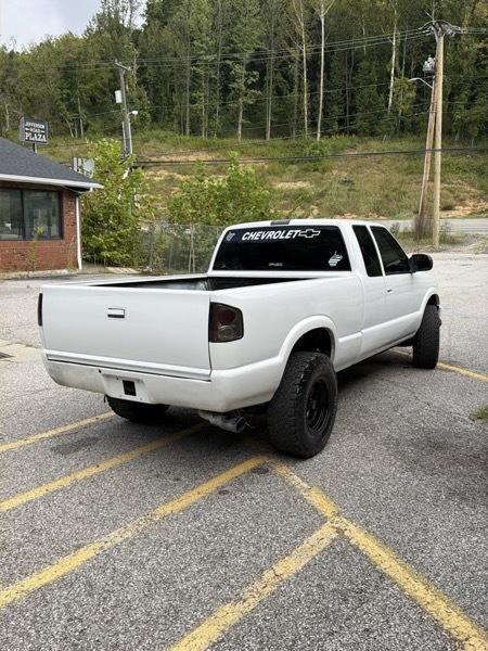 Chevrolet S-10 Pickup photo 4