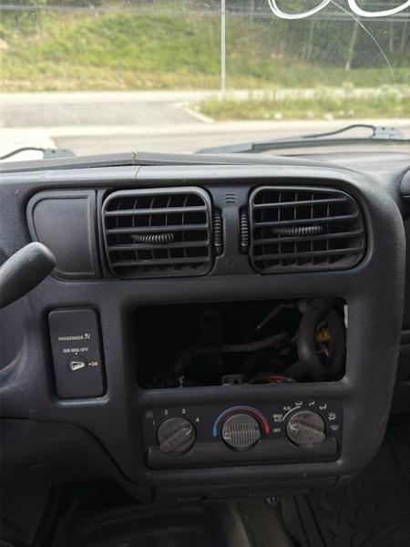 Chevrolet S-10 Pickup photo 8