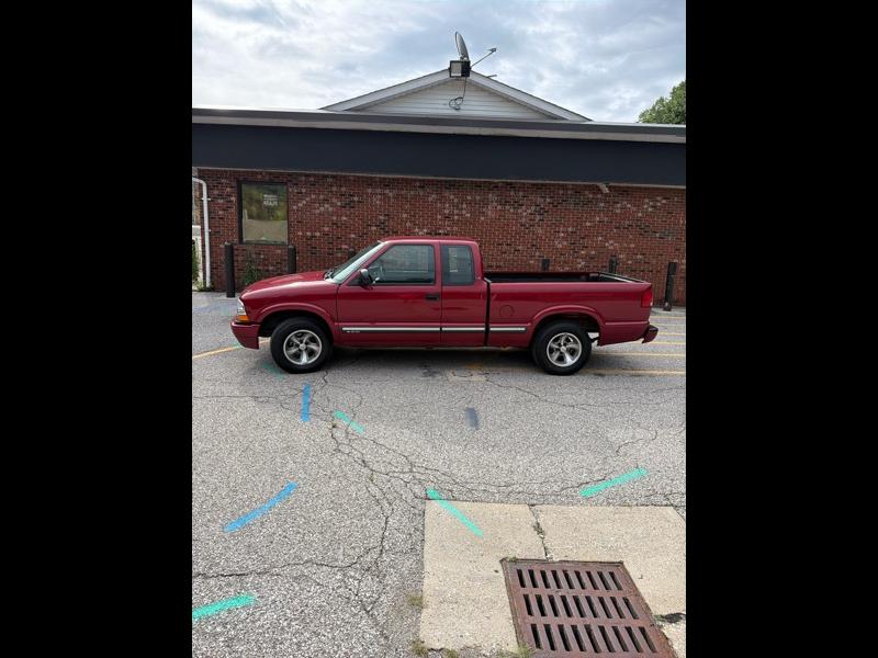 2001 Chevrolet S10 Pickup LS Ext. Cab 2WD