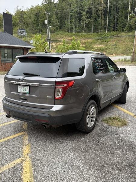 Ford Explorer photo 4