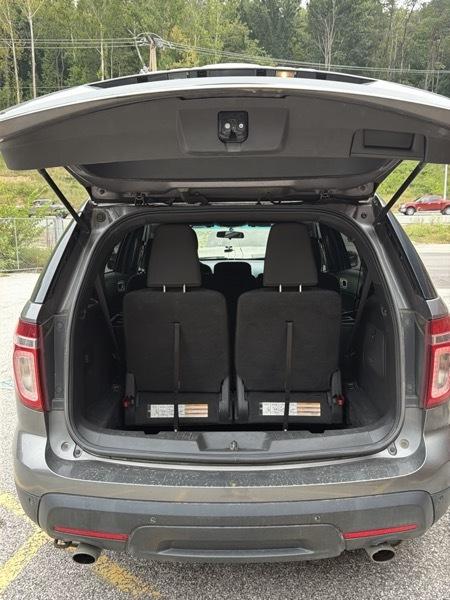 Ford Explorer photo 8