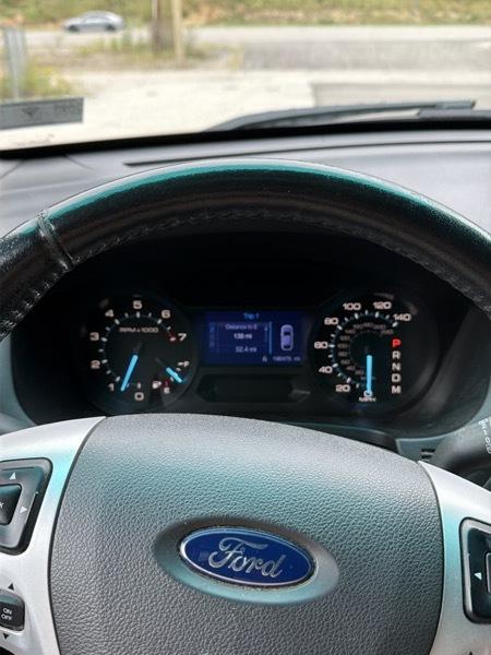 Ford Explorer photo 9