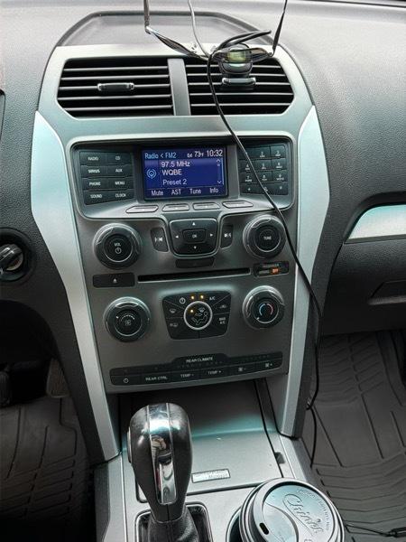Ford Explorer photo 10