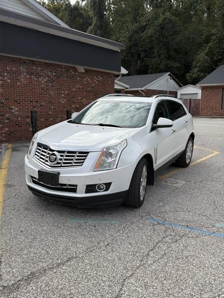 Cadillac SRX photo 2
